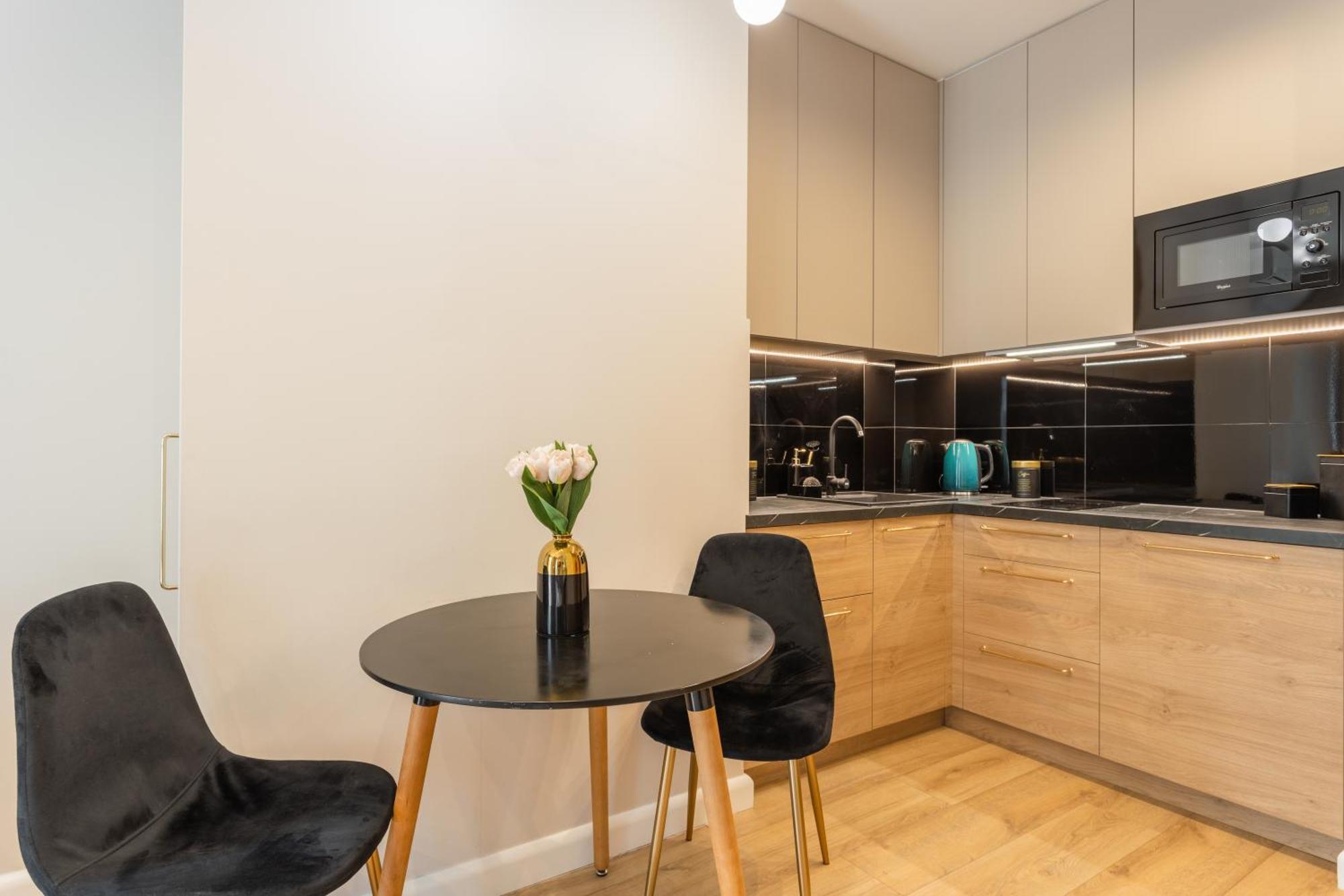 Apartment Golden - Luxury Building With Terrace On The Roof - Sienna Str Warsaw