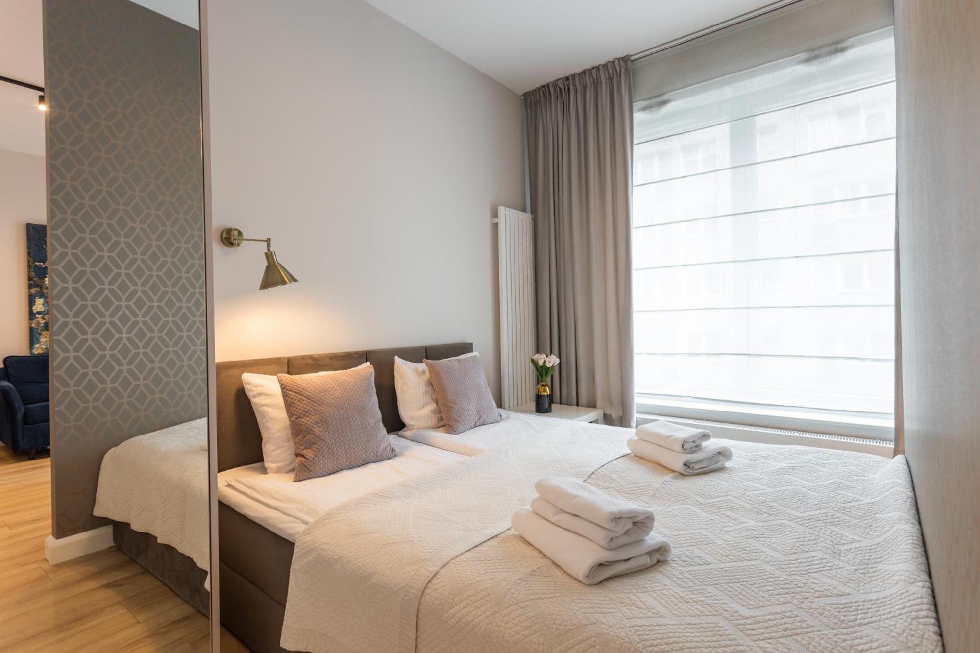 Apartment Golden - Luxury Building With Terrace On The Roof - Sienna Str Warsaw