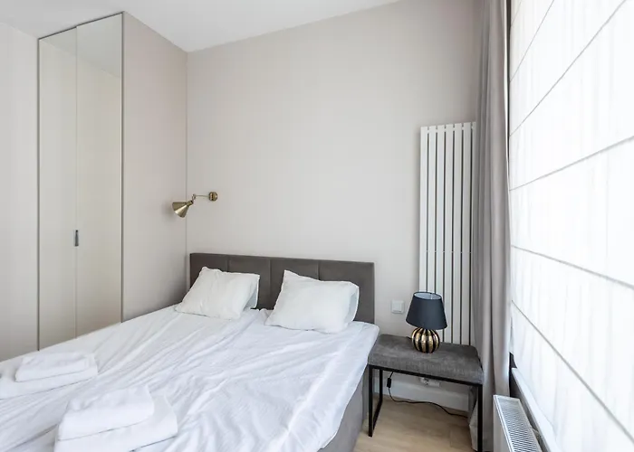 Golden Apartments Warsaw - Luxury Building With Terrace On The Roof - Sienna Str